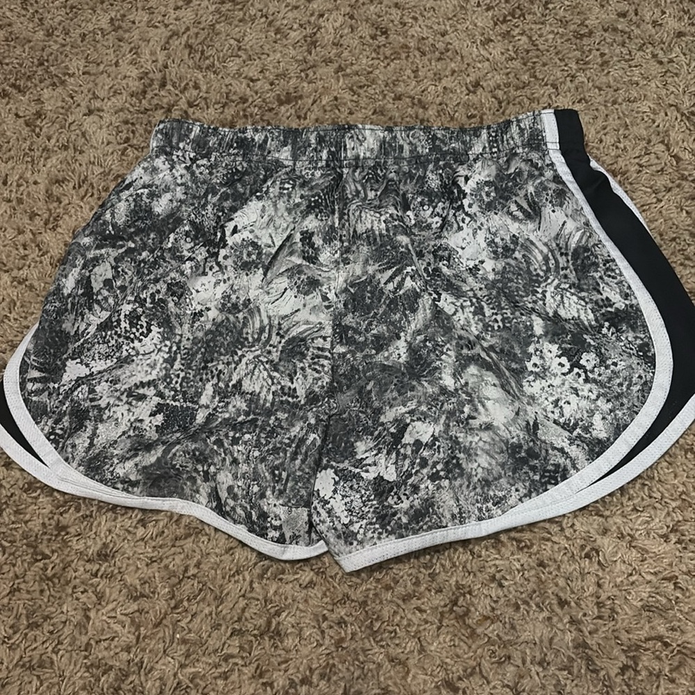 Women’s Nike Running Shorts - Picture 4 of 4